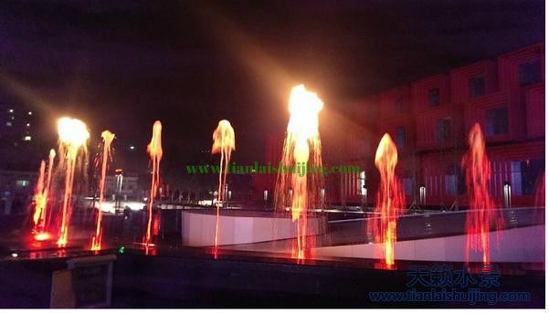 ‌水火交融的艺术：探秘现代喷火泉的创新设计与科技魅力