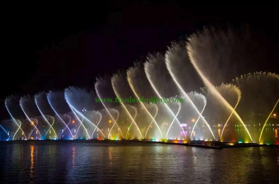 大型湖面音乐喷泉设备固定方案解析：从设计到落地的三大核心技术